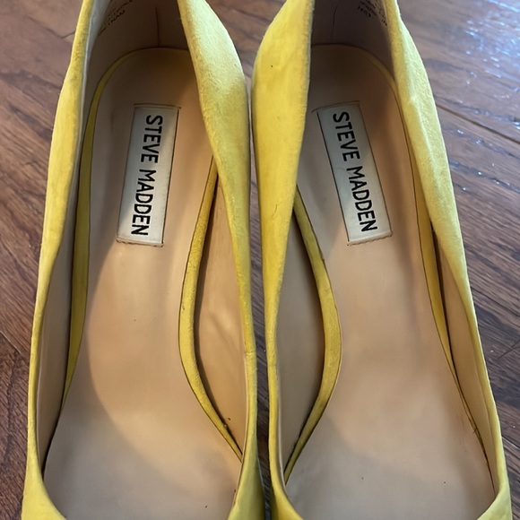 Steve Madden Daisie yellow suede heels womens Sz 8 - Picture 5 of 5